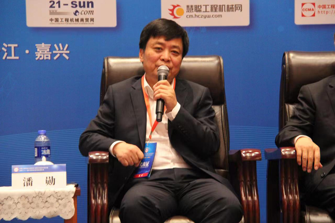 共商大計！宇通礦卡出席中國工程機械發展高層論壇