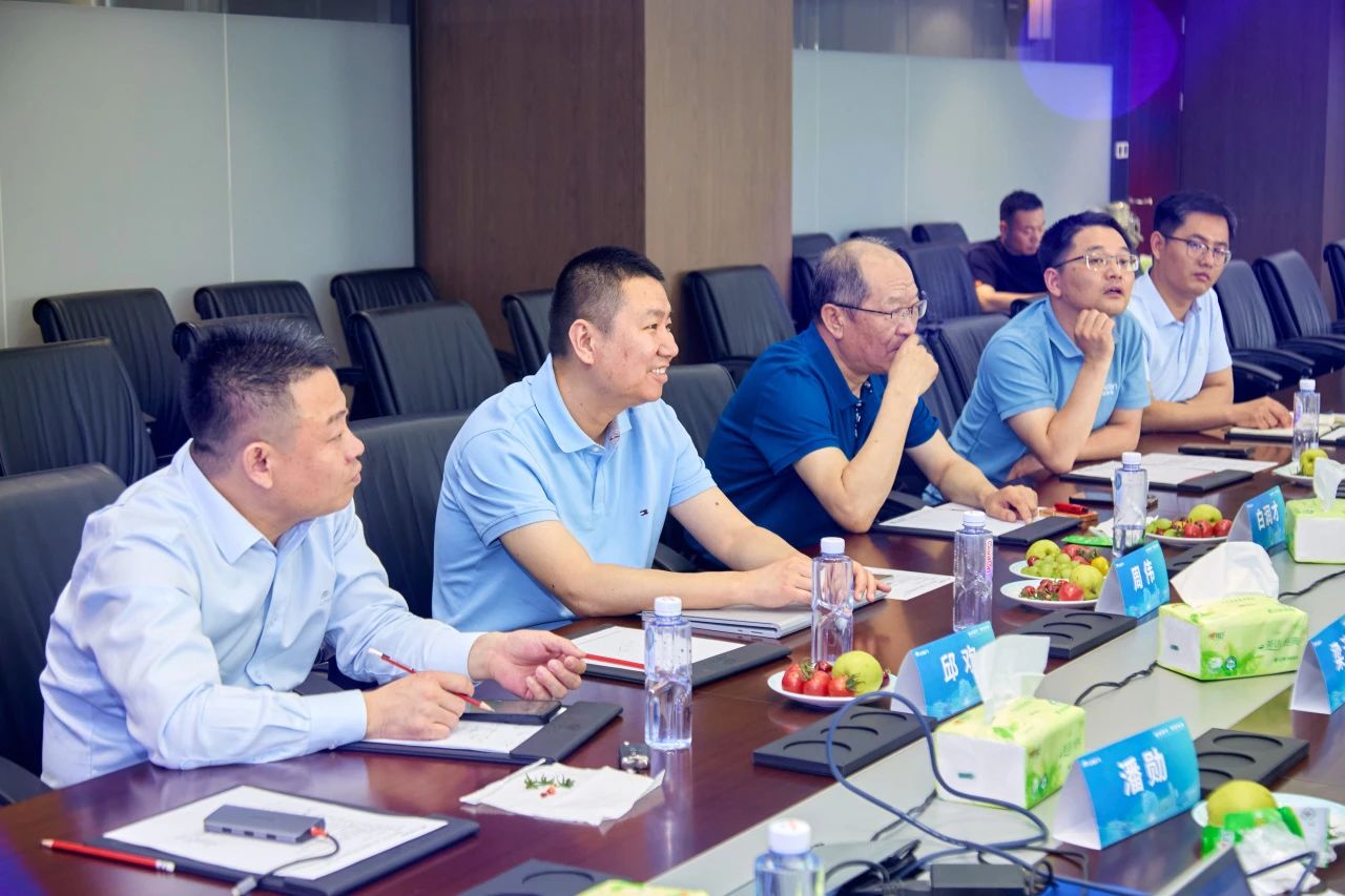 校企攜手，共筑未來——中國礦業大學、遼寧工程技術大學等院校專家齊聚宇通，共解新能源礦卡減碳密碼！