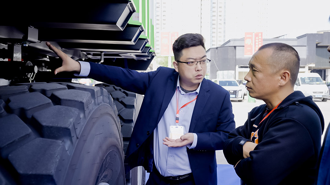 矚目全場！宇通礦卡亮相2023鄭州工程機械展