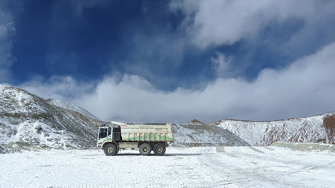 無懼挑戰！宇通礦卡助力巨龍銅礦在雪域高原筑起綠色礦山
